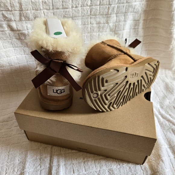 T Mini Bailey Bow II UGG 9c Chestnut Brown - Picture 10 of 12